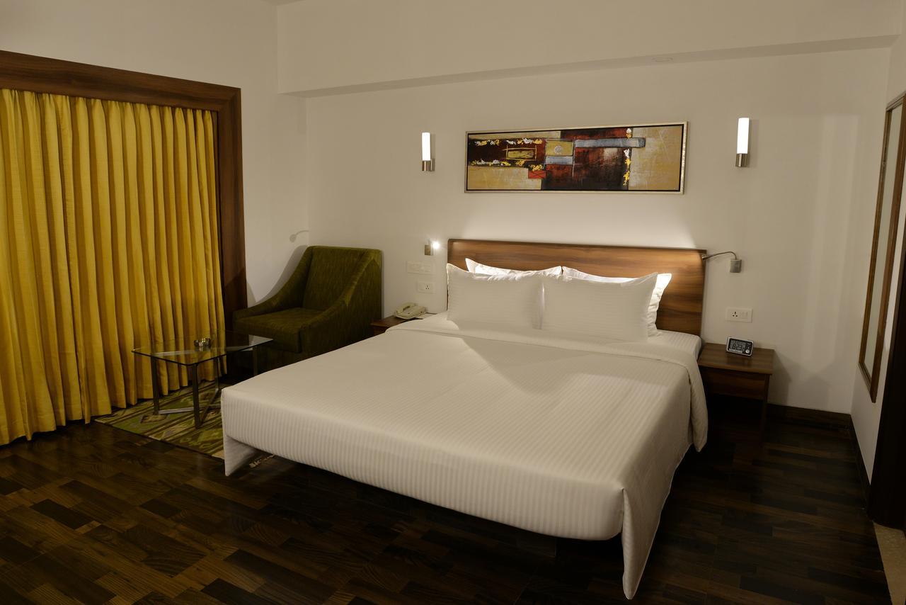 Lemon Tree Hotel Коимбатур Экстерьер фото