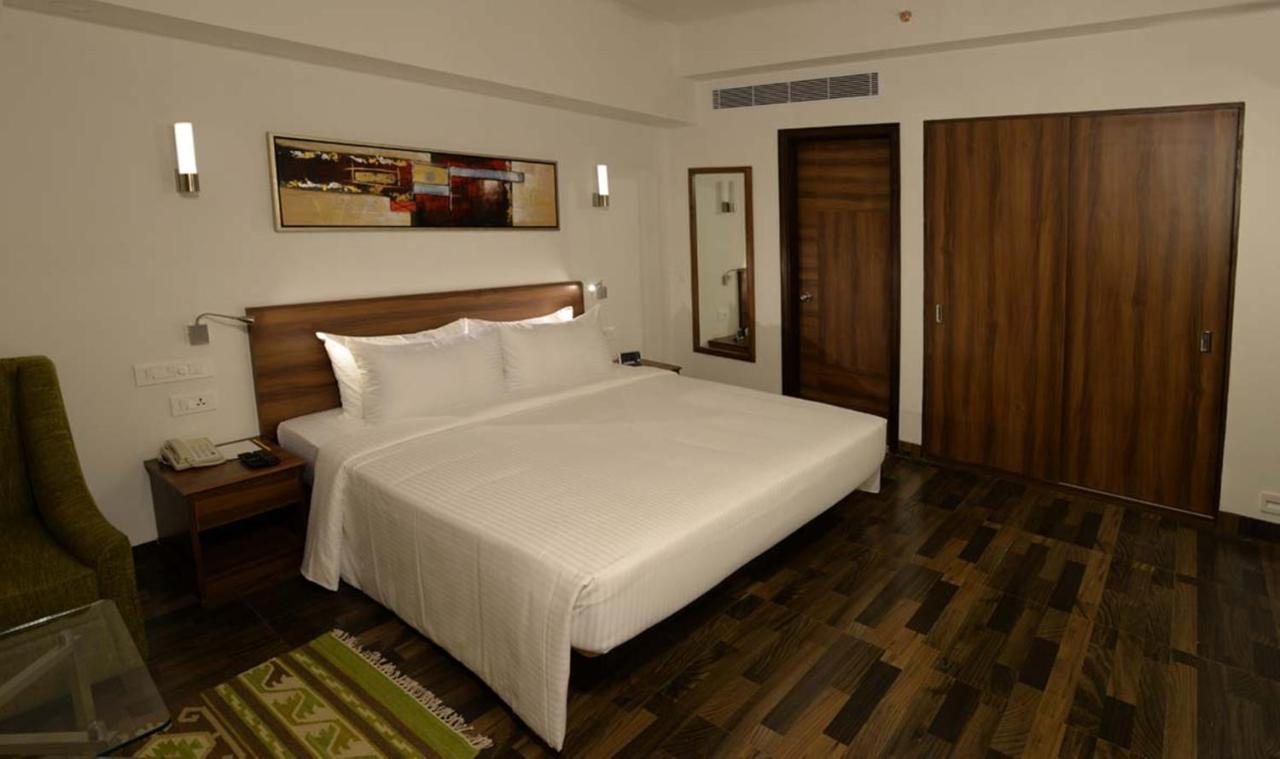 Lemon Tree Hotel Коимбатур Экстерьер фото
