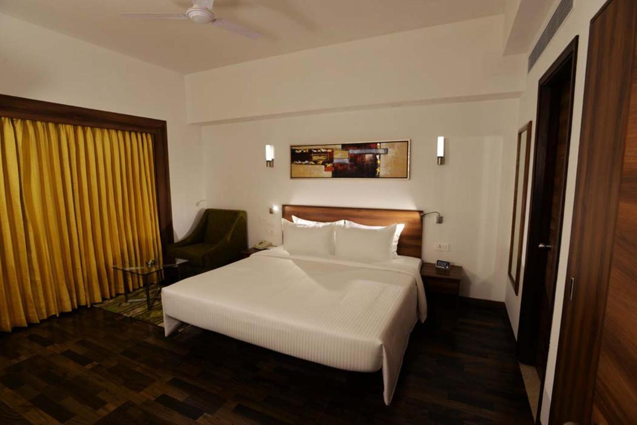 Lemon Tree Hotel Коимбатур Экстерьер фото